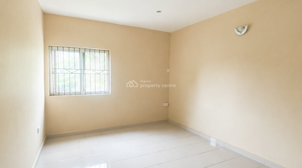 a Nice Room in a Shared Apartment, Alaguntun Off Mobile Road, Ilaje, Ajah, Lagos, Self Contain (single Rooms) for Rent