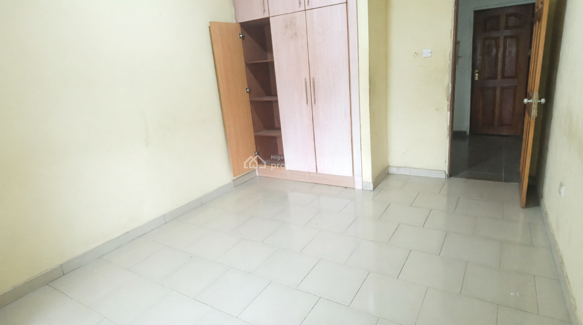 a Nice Room in a Shared Apartment, Alaguntun Off Mobile Road, Ilaje, Ajah, Lagos, Self Contain (single Rooms) for Rent