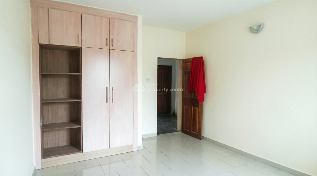 a Nice Room in a Shared Apartment, Alaguntun Off Mobile Road, Ilaje, Ajah, Lagos, Self Contain (single Rooms) for Rent