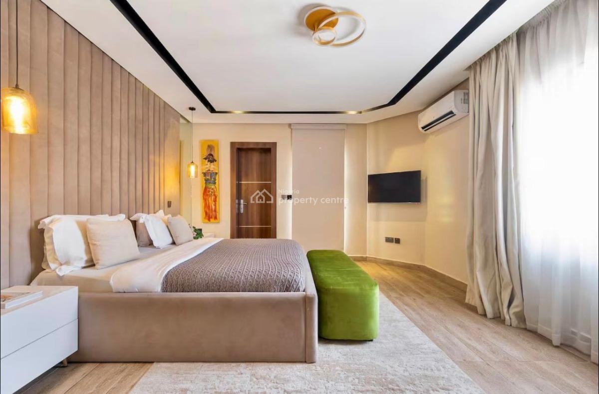 3 Bedroom Waterfront Apartment with Ps5,swimming Pool,gym and Balconie, Joneer Court Admiralty Way, Lekki Phase 1, Lekki, Lagos, Self Contain (single Rooms) Short Let