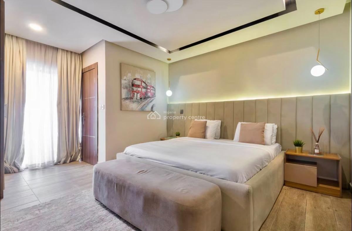 3 Bedroom Waterfront Apartment with Ps5,swimming Pool,gym and Balconie, Joneer Court Admiralty Way, Lekki Phase 1, Lekki, Lagos, Self Contain (single Rooms) Short Let