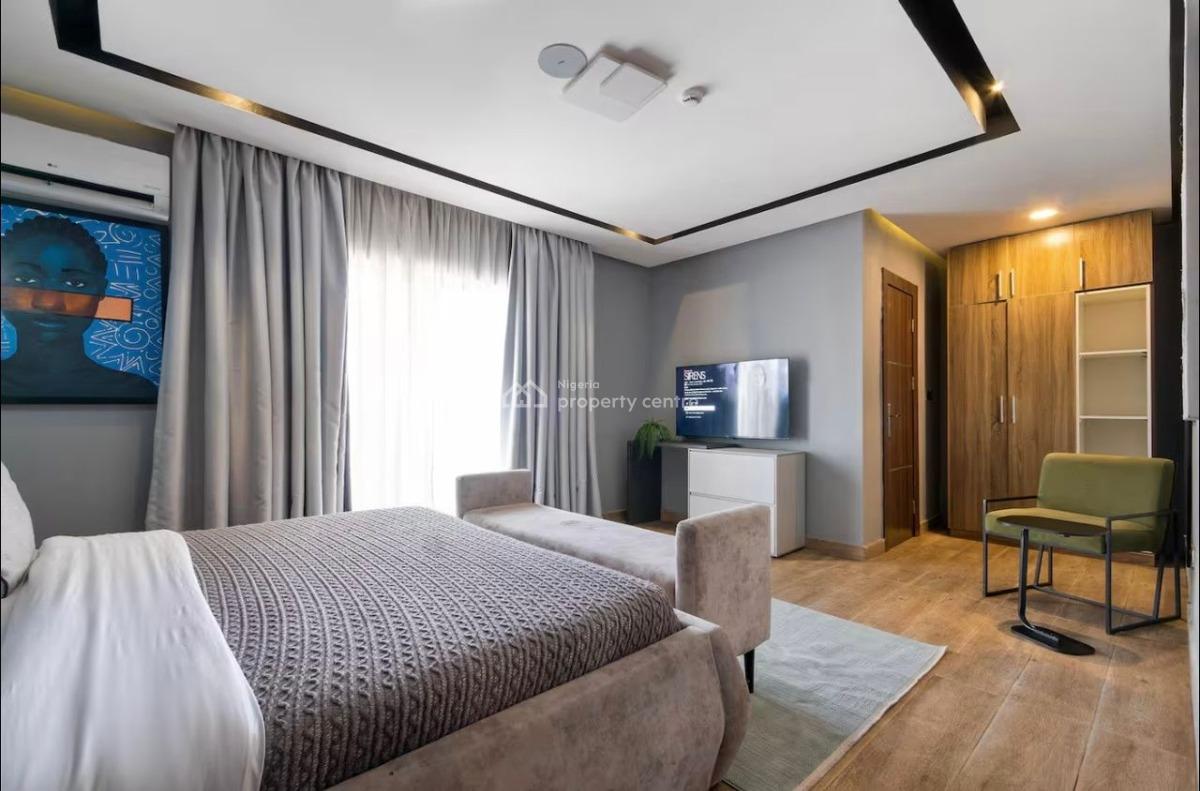 3 Bedroom Waterfront Apartment with Ps5,swimming Pool,gym and Balconie, Joneer Court Admiralty Way, Lekki Phase 1, Lekki, Lagos, Self Contain (single Rooms) Short Let