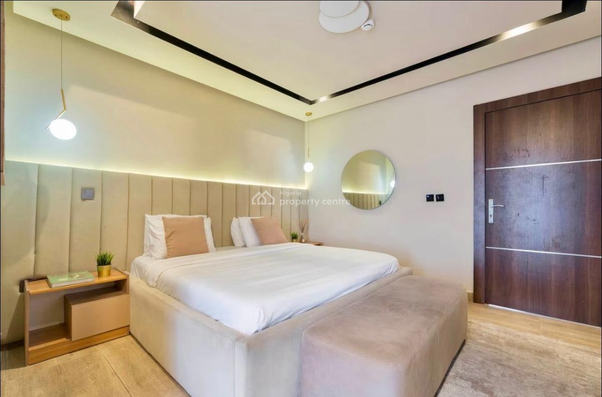3 Bedroom Waterfront Apartment with Ps5,swimming Pool,gym and Balconie, Joneer Court Admiralty Way, Lekki Phase 1, Lekki, Lagos, Self Contain (single Rooms) Short Let