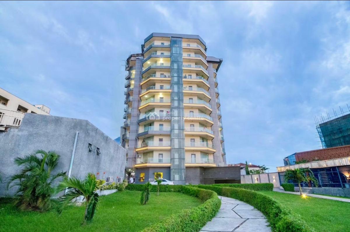 3 Bedroom Waterfront Apartment with Ps5,swimming Pool,gym and Balconie, Joneer Court Admiralty Way, Lekki Phase 1, Lekki, Lagos, Self Contain (single Rooms) Short Let