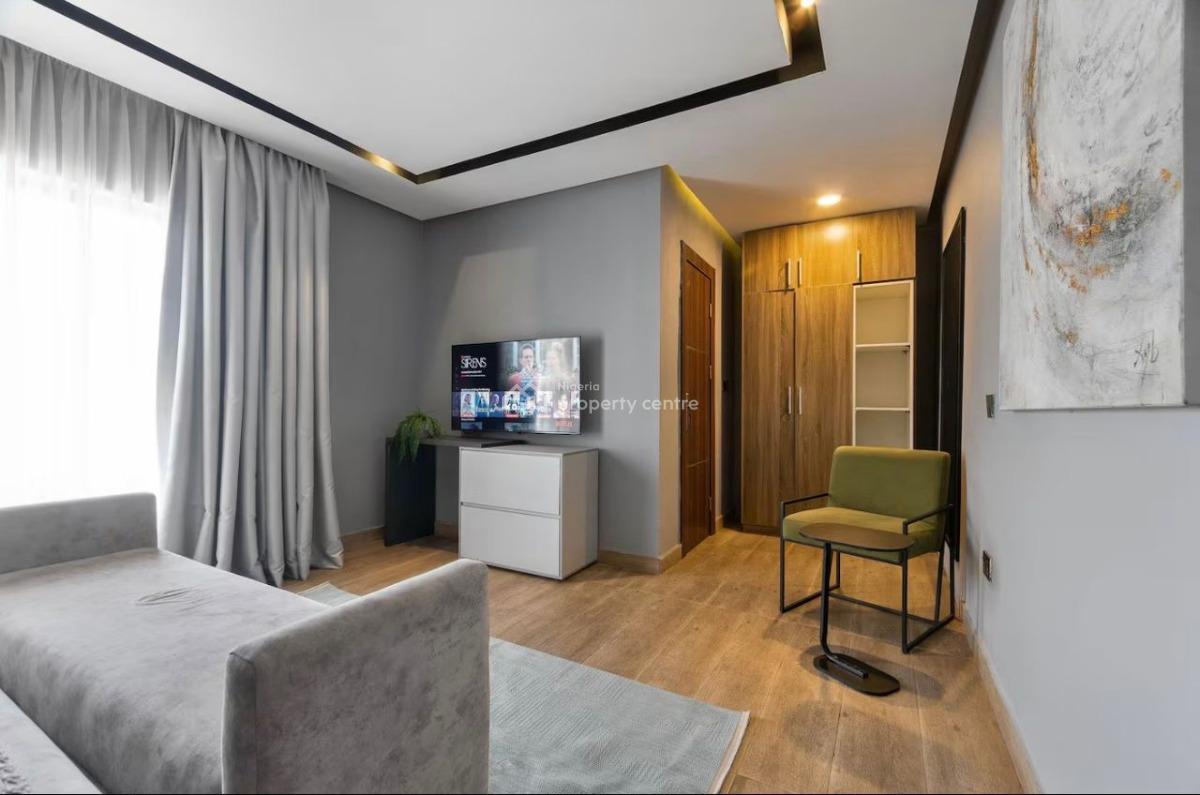 3 Bedroom Waterfront Apartment with Ps5,swimming Pool,gym and Balconie, Joneer Court Admiralty Way, Lekki Phase 1, Lekki, Lagos, Self Contain (single Rooms) Short Let