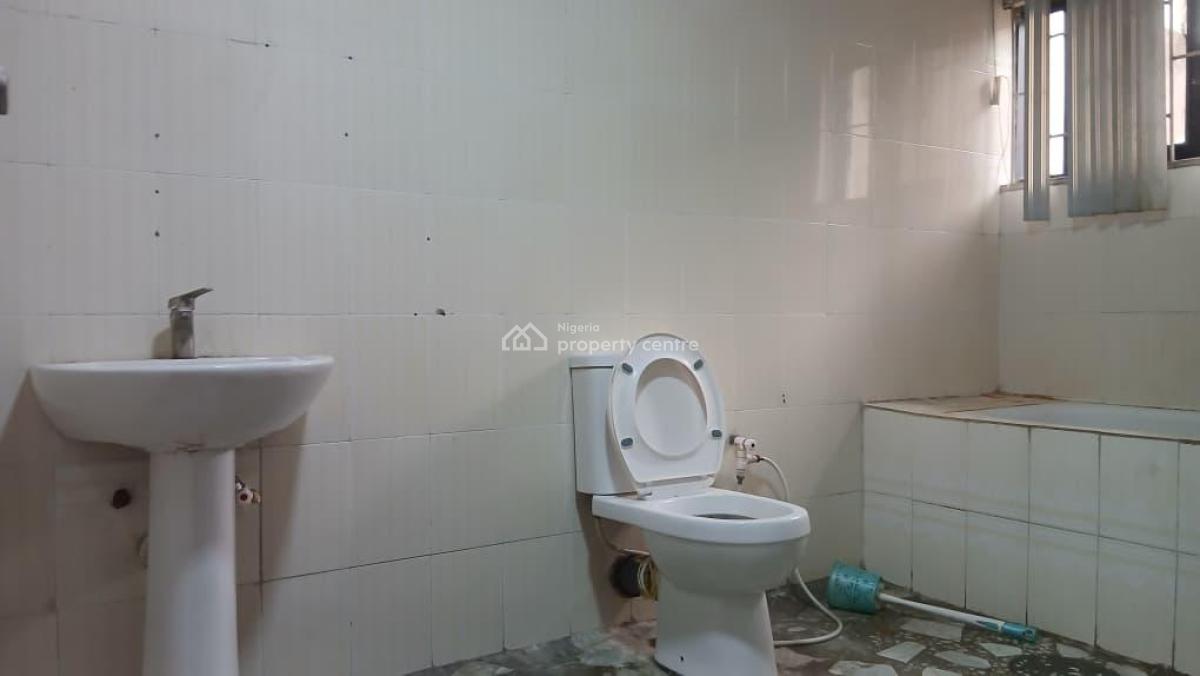 5 Bedroom Semi Detached House, Lekki Phase 1, Lekki, Lagos, Commercial Property for Rent