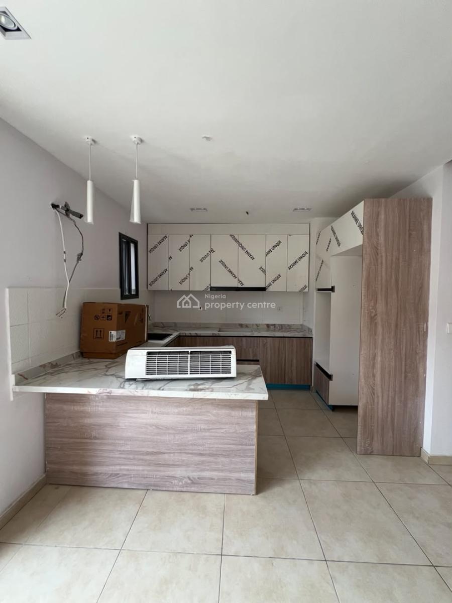 Serviced 2 Bedroom Apartment with Pool, Ologolo, Ologolo, Lekki, Lagos, Flat / Apartment for Sale