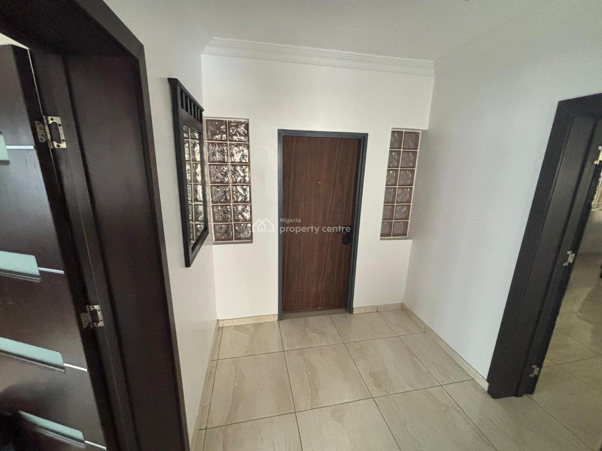 Spacious 3 Bedroom Apartment, Lekki Phase 1, Lekki, Lagos, Flat / Apartment Short Let