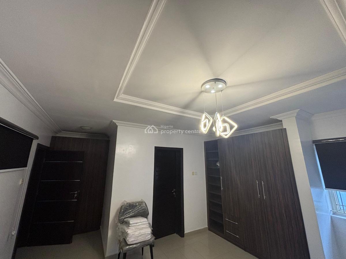 Spacious 3 Bedroom Apartment, Lekki Phase 1, Lekki, Lagos, Flat / Apartment Short Let