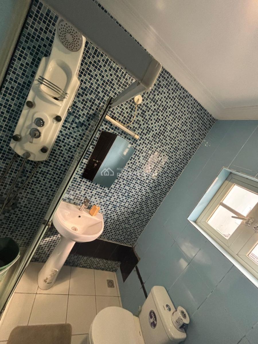 Spacious 3 Bedroom Apartment, Lekki Phase 1, Lekki, Lagos, Flat / Apartment Short Let