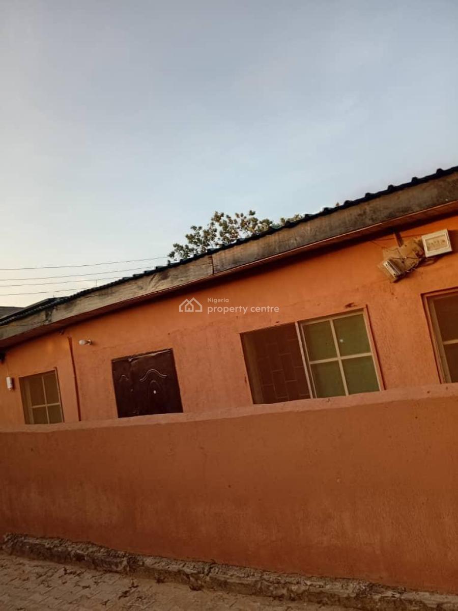 4 Apartments in Compound, Osaro Akute, Akute, Ifo, Ogun, Flat / Apartment for Sale