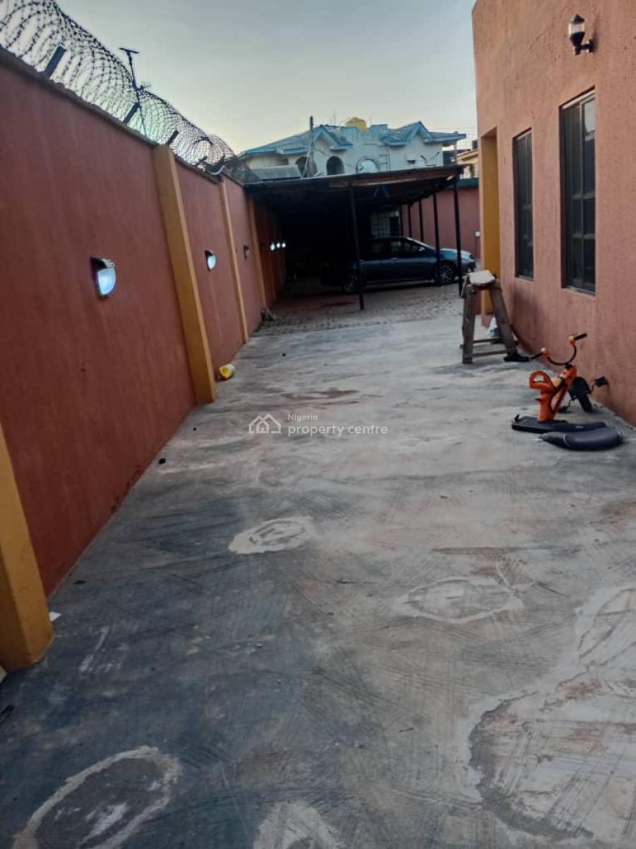 4 Apartments in Compound, Osaro Akute, Akute, Ifo, Ogun, Flat / Apartment for Sale