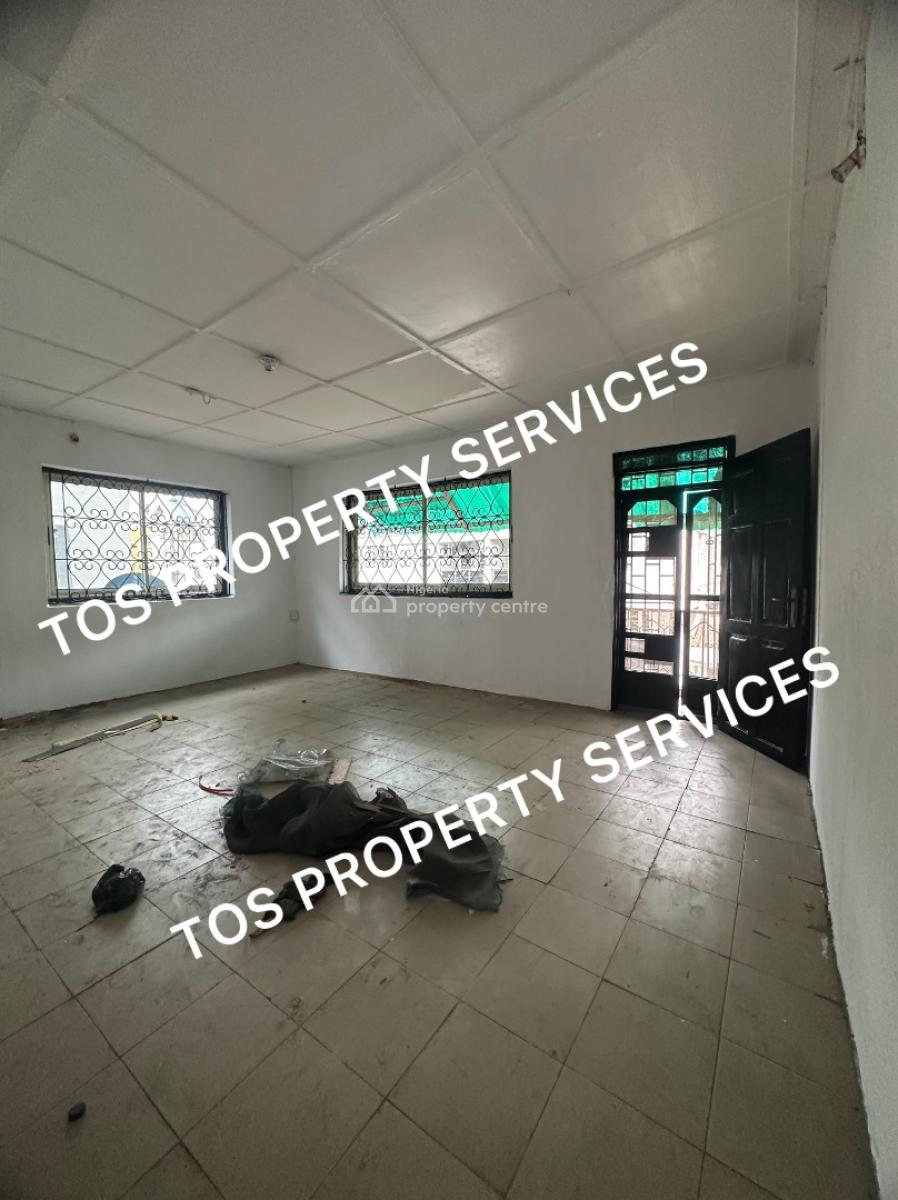 3 Bedroom Apartment + Big Balcony, Alagomeji-sabo, Sabo, Yaba, Lagos, Flat / Apartment for Rent