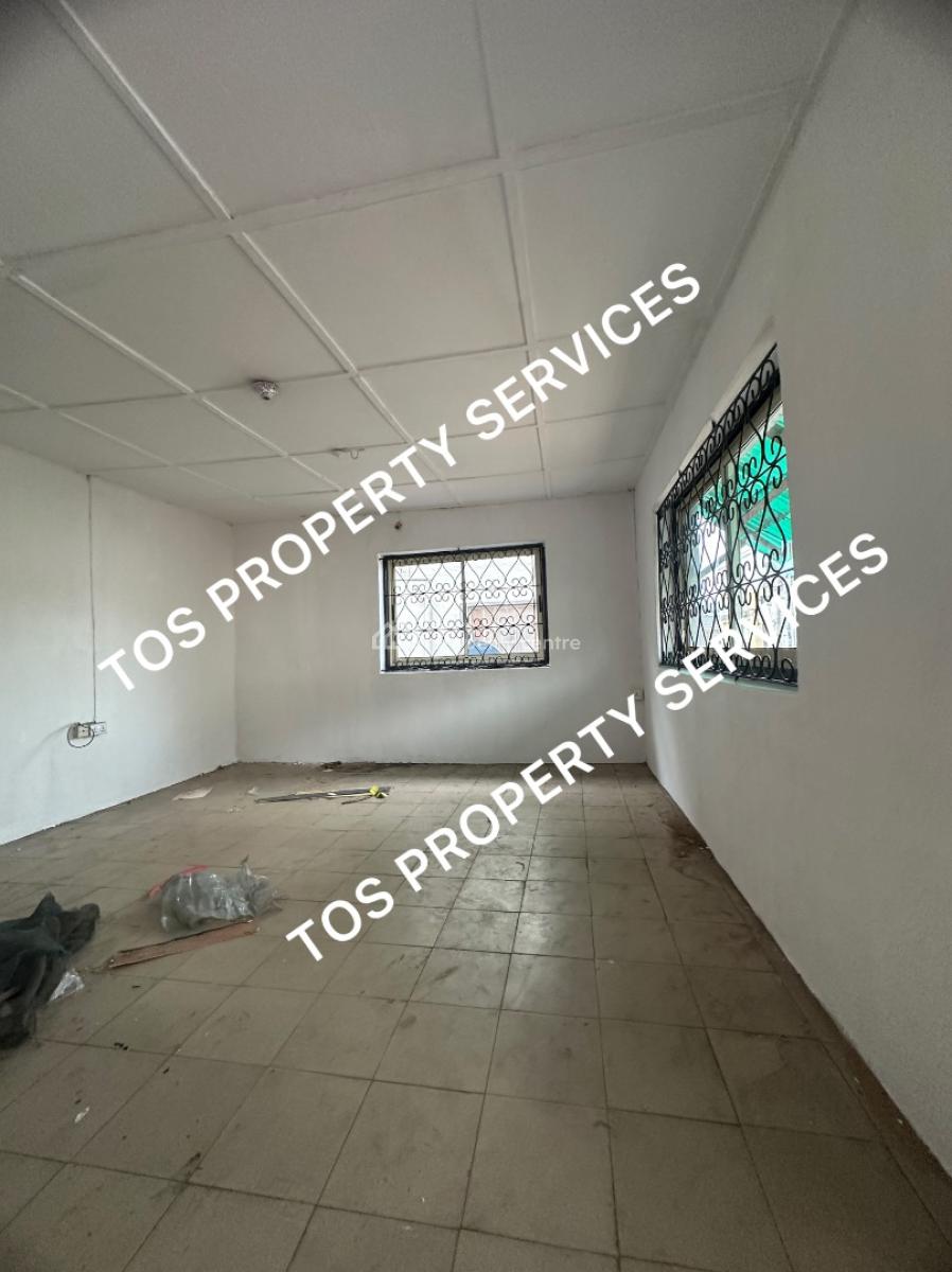 3 Bedroom Apartment + Big Balcony, Alagomeji-sabo, Sabo, Yaba, Lagos, Flat / Apartment for Rent