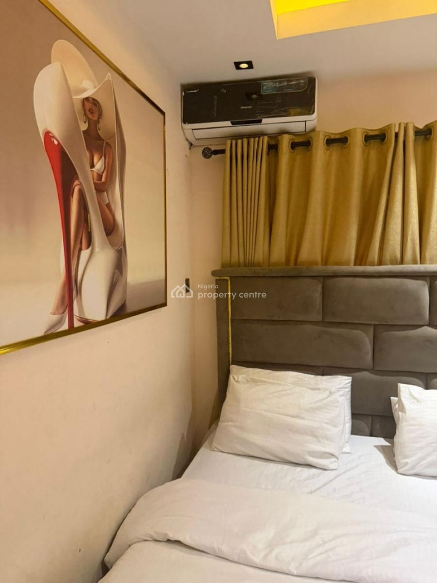 a Fully Furnished Mini Flat Located in a Serene Area, Lekki Phase 1, Lekki, Lagos, Mini Flat (room and Parlour) for Rent