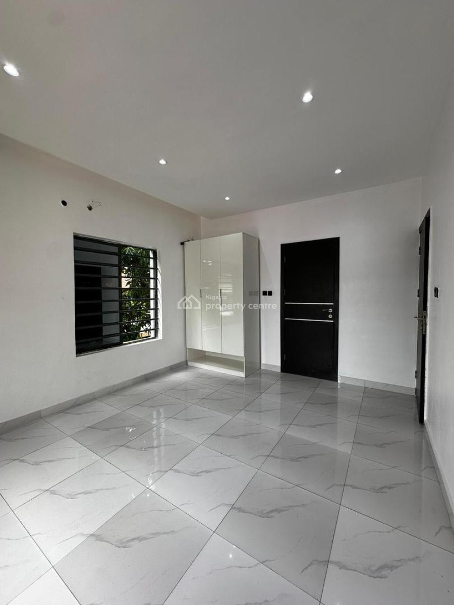 Luxurious 2 Bedrooms &  3 Bedrooms Apartments with Bq ( 8 Units, Off Lagoon School Road , Lekki Phase 1, Lekki Phase 1, Lekki, Lagos, Block of Flats for Sale