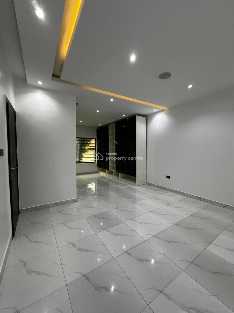 Luxurious 2 Bedrooms &  3 Bedrooms Apartments with Bq ( 8 Units, Off Lagoon School Road , Lekki Phase 1, Lekki Phase 1, Lekki, Lagos, Block of Flats for Sale