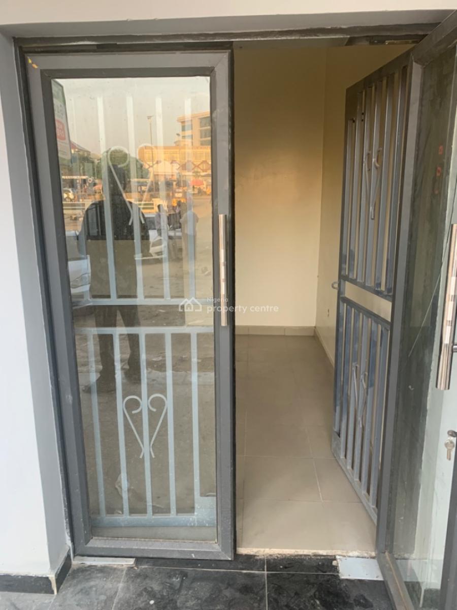 40sqm Shop Space on The Ground Floor En-suite with Toilet, Gaduwa, Abuja, Gaduwa, Abuja, Shop for Rent