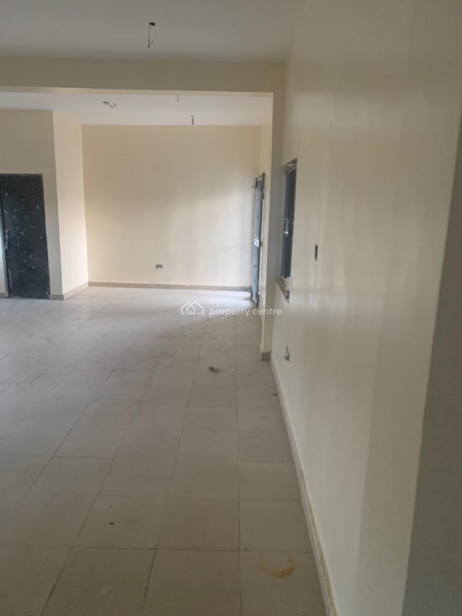 70sqm Shop Space on The Ground Floor En-suite with Toilet, Gaduwa, Abuja, Gaduwa, Abuja, Shop for Rent