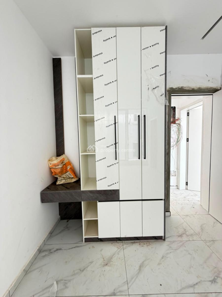 Distress Distress, Another Super Distress Sale, Lekki Phase 1, Lekki, Lagos, Block of Flats for Sale