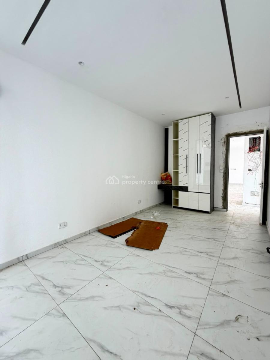 Distress Distress, Another Super Distress Sale, Lekki Phase 1, Lekki, Lagos, Block of Flats for Sale