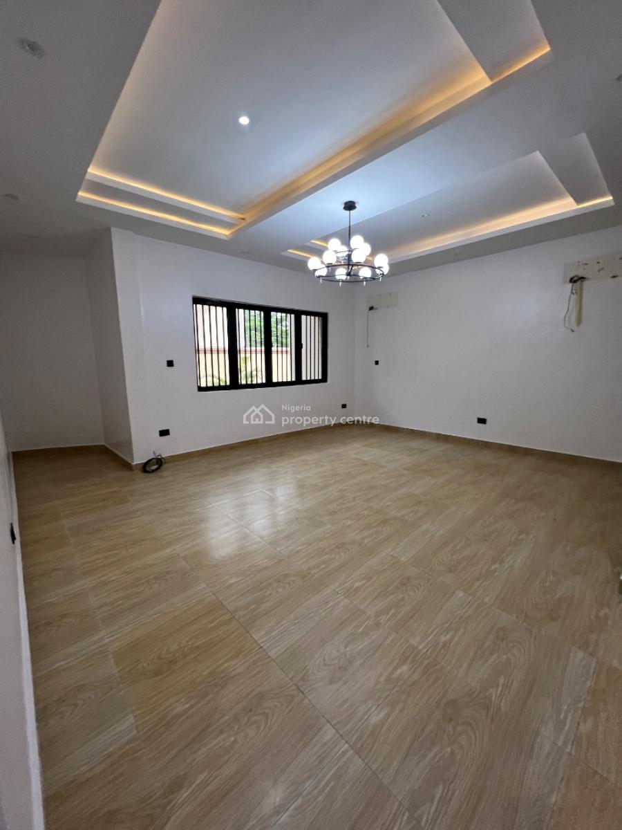 Very Spacious 3 Bedroom Apartment with Bq, Lekki Phase 1, Lekki, Lagos, Flat / Apartment for Rent