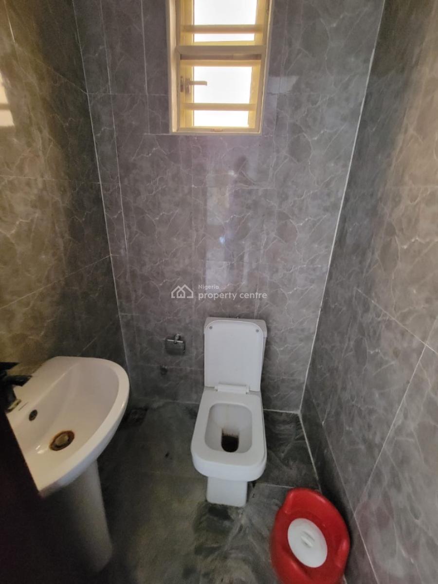 Standard and Sharp 2bedroom Flat, Chevron, Lekki, Lagos, Flat / Apartment for Rent