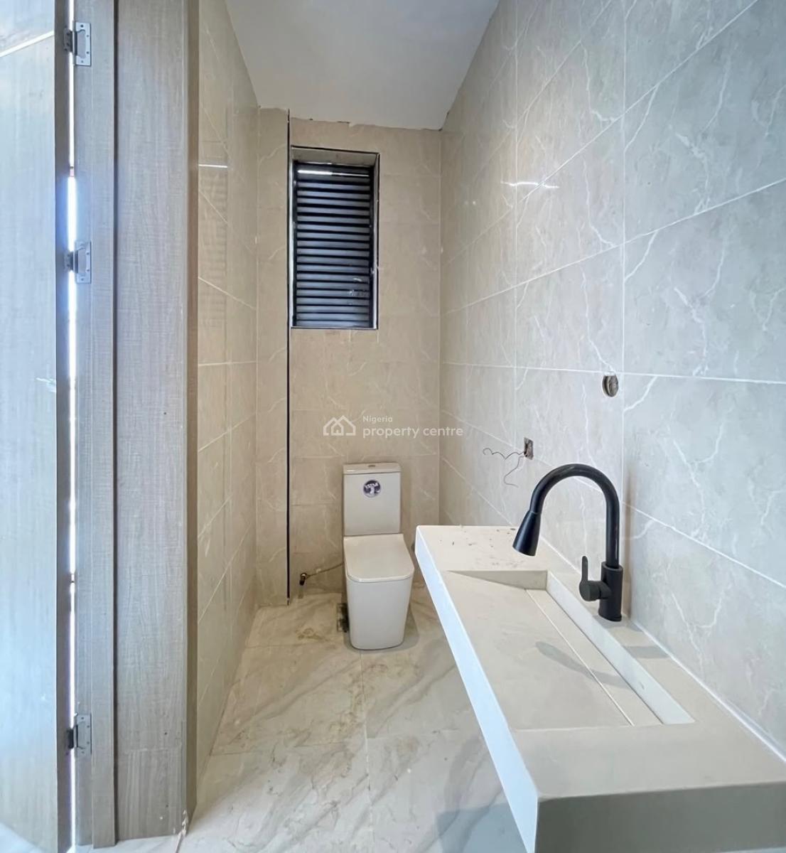 Lovely 3 Bedroom Apartment with Bq, Lekki Phase 1, Lekki Phase 1, Lekki, Lagos, Block of Flats for Sale