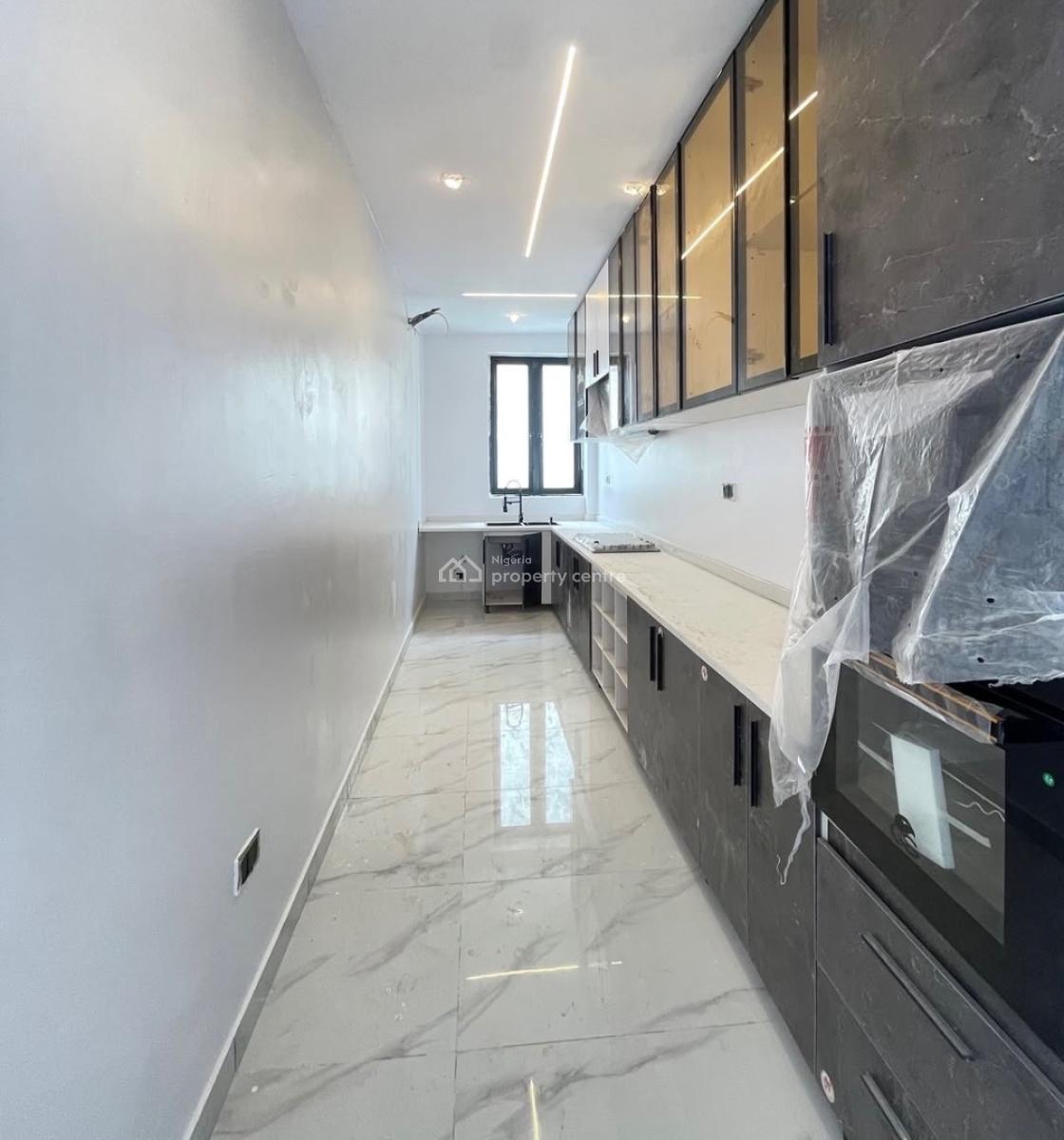 Lovely 3 Bedroom Apartment with Bq, Lekki Phase 1, Lekki Phase 1, Lekki, Lagos, Block of Flats for Sale