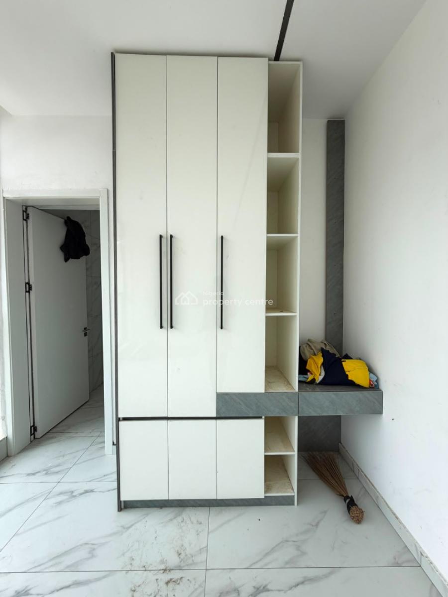 Spacious 3 Bedroom Apartment with Ikate Suitable for Investment, in a Good Location, Ikate, Lekki, Lagos, Block of Flats for Sale
