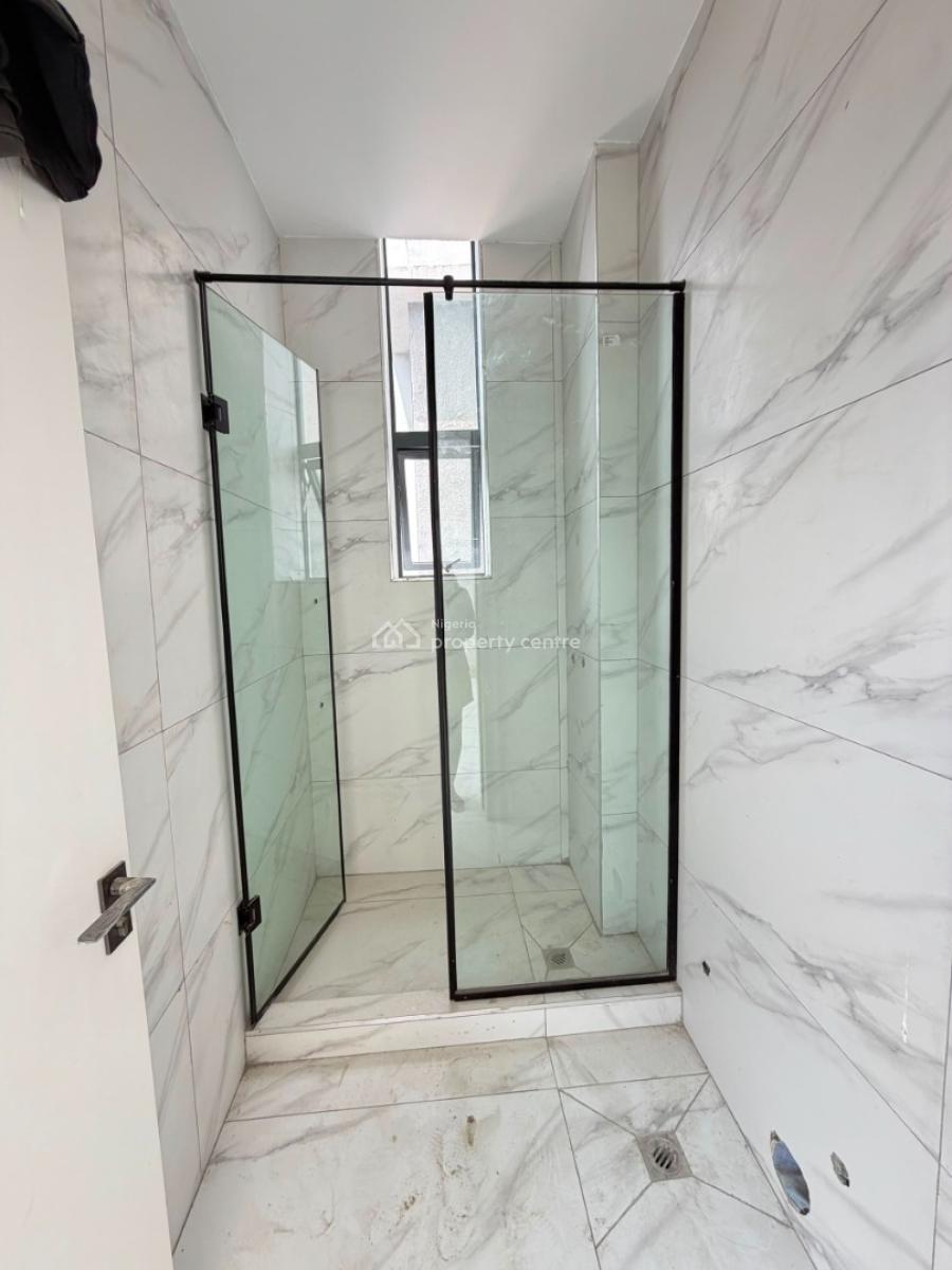 Spacious 3 Bedroom Apartment with Ikate Suitable for Investment, in a Good Location, Ikate, Lekki, Lagos, Block of Flats for Sale