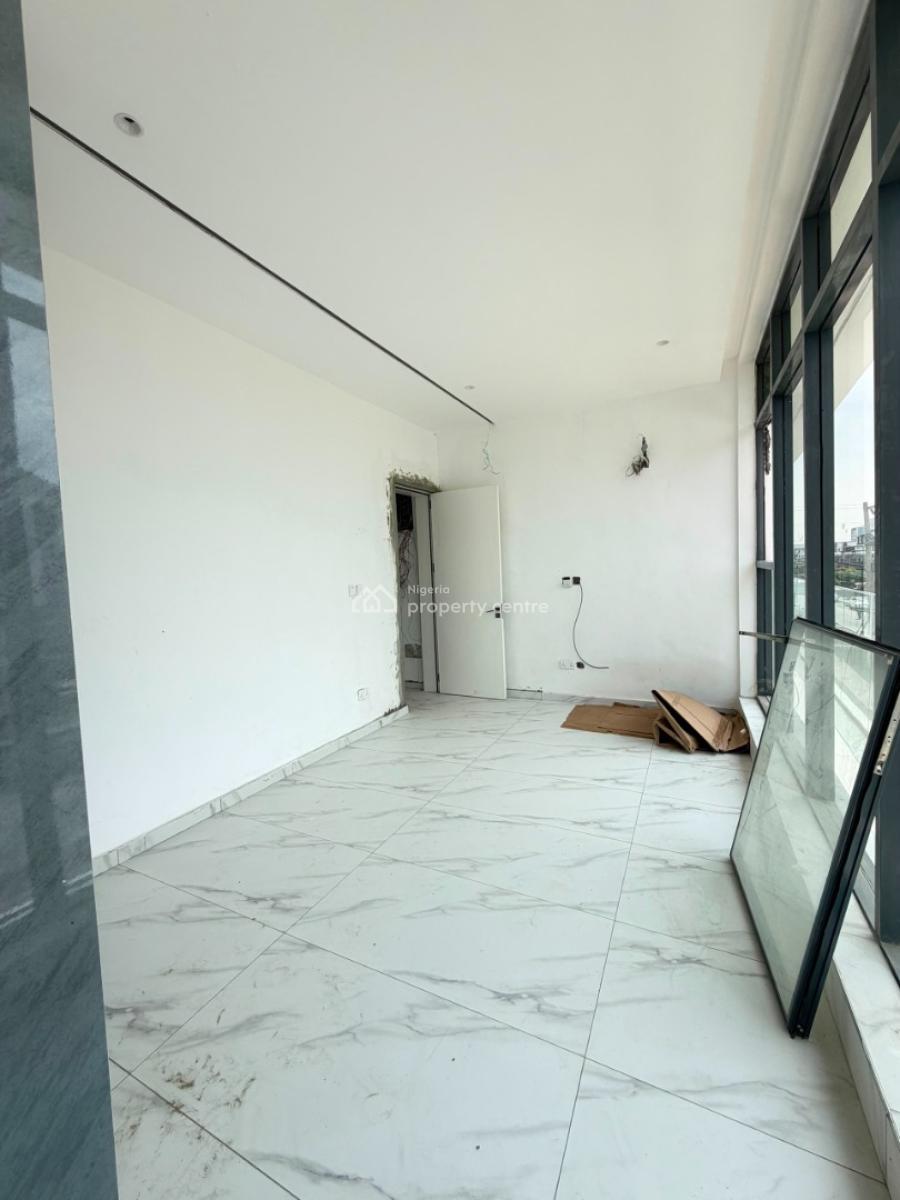 Spacious 3 Bedroom Apartment with Ikate Suitable for Investment, in a Good Location, Ikate, Lekki, Lagos, Block of Flats for Sale