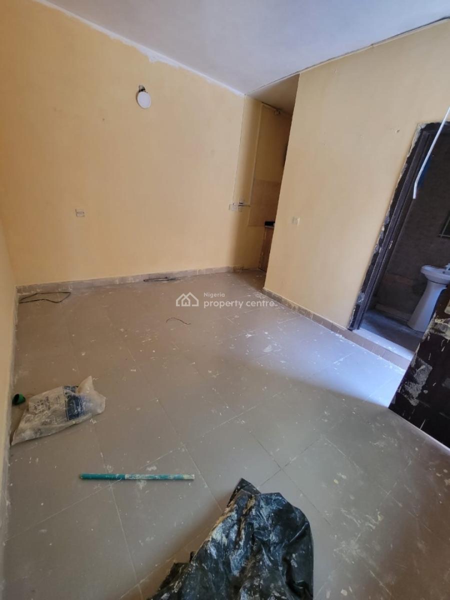 a Spacious Selfcon, Orchid Road, Lekki, Lagos, Flat / Apartment for Rent