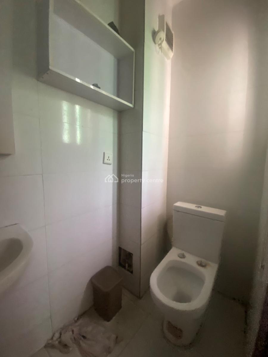 Most Affordable 2-bed in Lekki Phase 1  ₦10.5m/year, Very Close to Admirality Way, Lekki Phase 1, Lekki, Lagos, Flat / Apartment for Rent