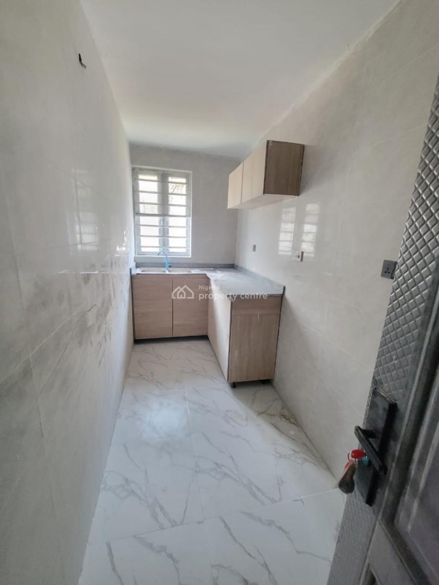 Clean and Spacious 2 Bedroom, Orchid Road, Lekki, Lagos, House for Rent