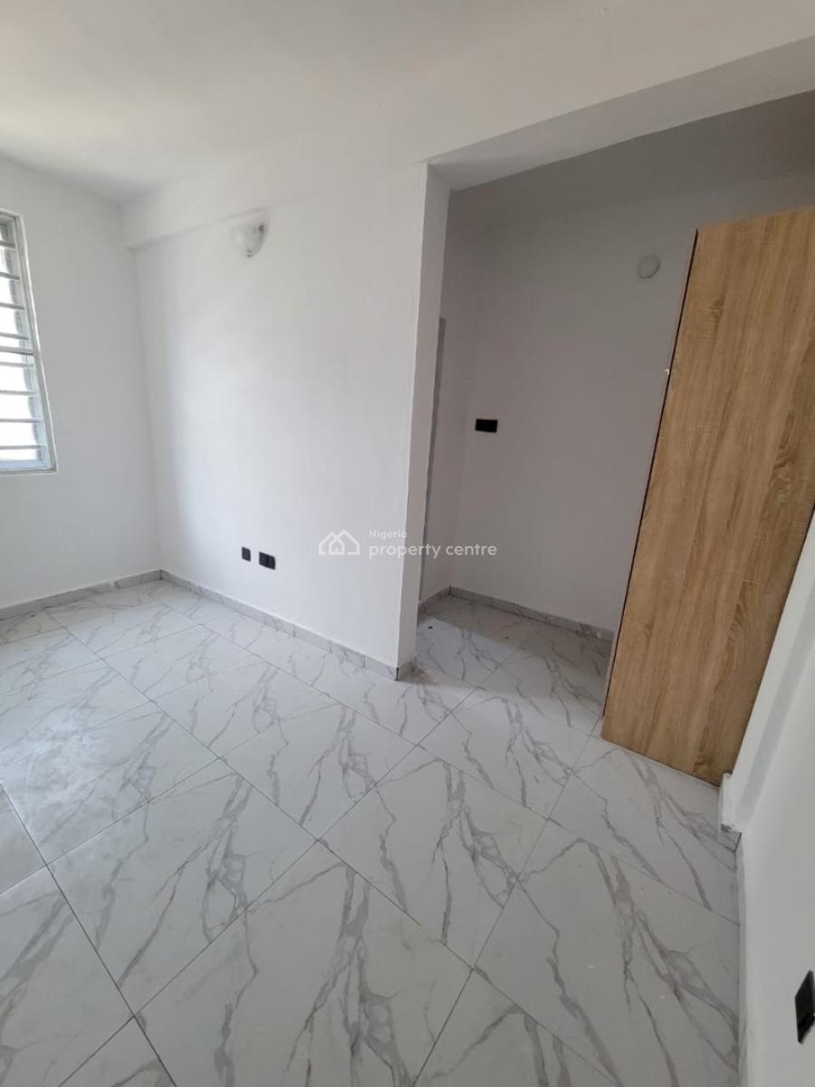 Clean and Spacious 2 Bedroom, Orchid Road, Lekki, Lagos, House for Rent