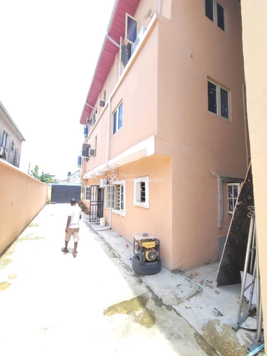 Clean and Spacious 2 Bedroom, Orchid Road, Lekki, Lagos, House for Rent