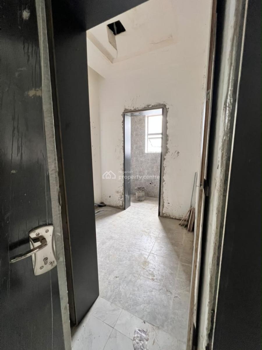 Spacious 3 Bedapartment with Bq, Pool, Gym & Elevator in an Estate, Located in a Flood Free Area, Victoria Island (vi), Lagos, Flat / Apartment for Sale