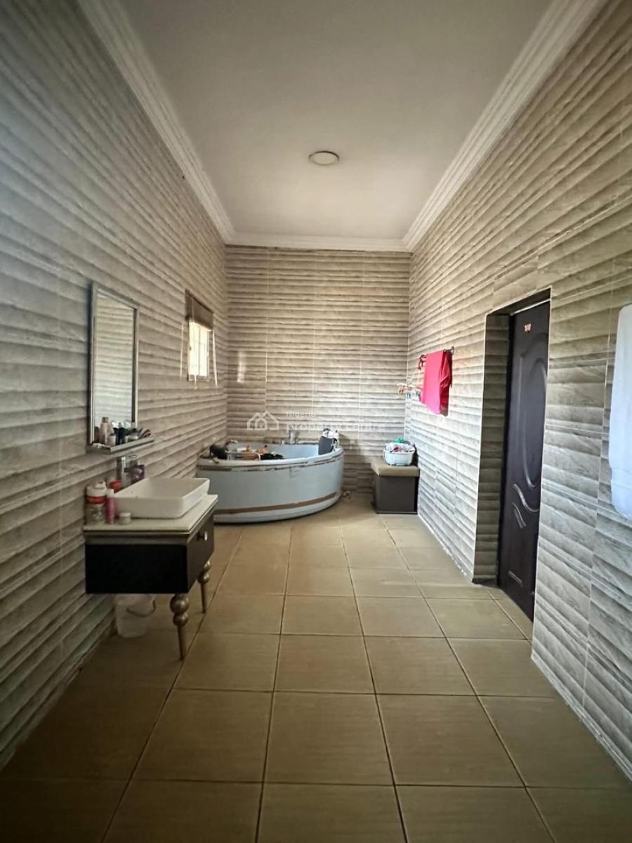 Very Decent 5 Bedroom Spacious Semi Detached Duplex, Bq, 6th Avenue.  Serene Neighborhood, Gwarinpa, Abuja, Semi-detached Duplex for Sale