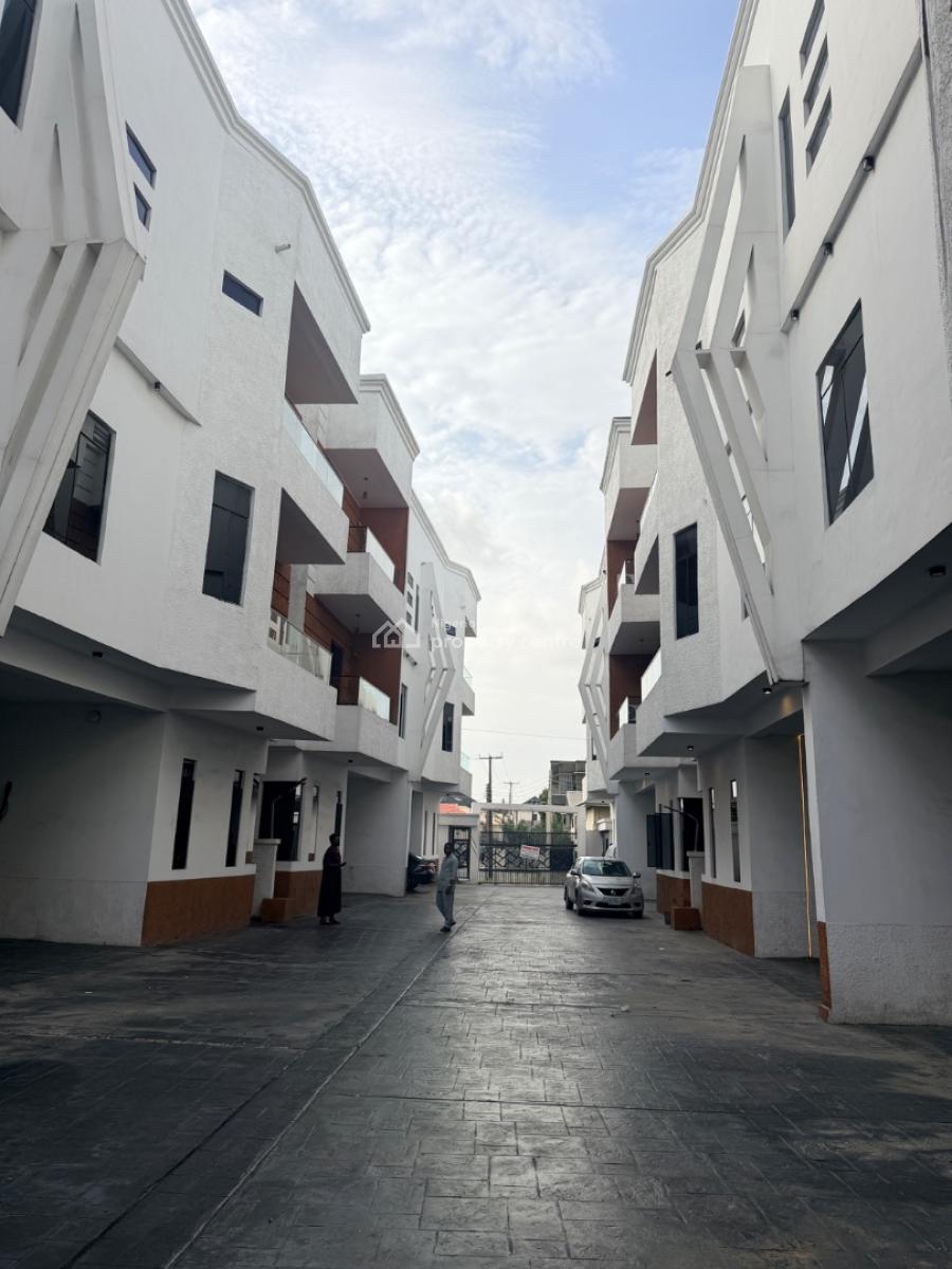 Beautiful 5bedroom Semi Detached Duplex with Bq & Swimming Pool, Osapa London, Lekki, Lagos, Detached Duplex for Sale