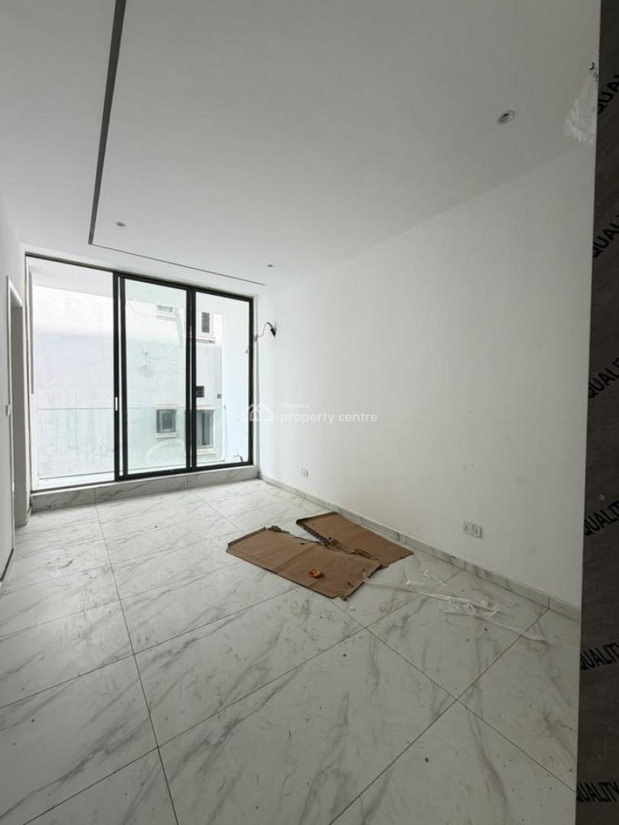 Spacious 2 Bedroom Apartment with Elevator and Swimming Pool, Lekki Phase 1, Lekki, Lagos, Flat / Apartment for Sale