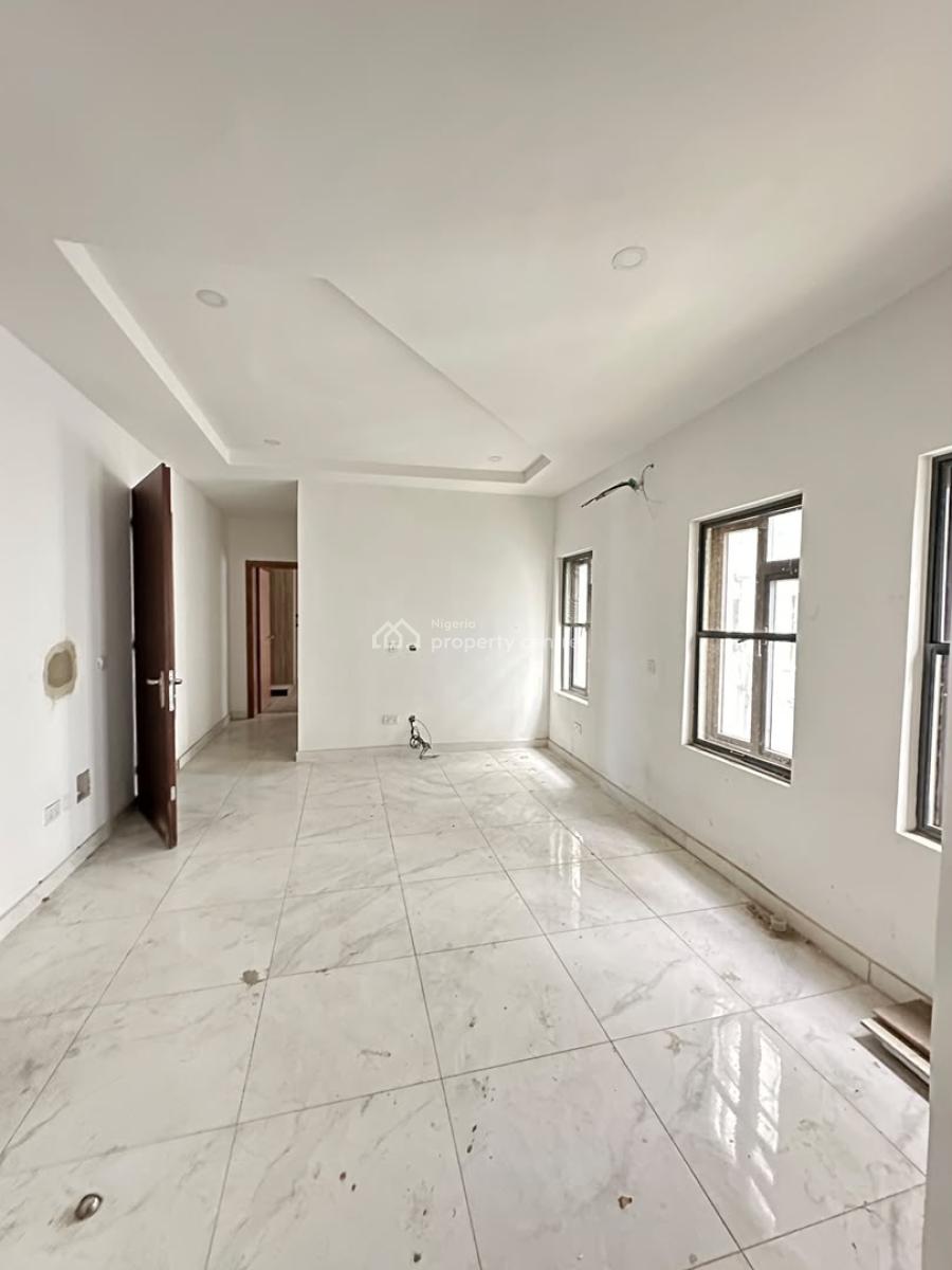 Well-built Luxury Spacious 1 Bedroom Apartment with an Elevator, Lekki Phase 1, Lekki, Lagos, Flat / Apartment for Sale