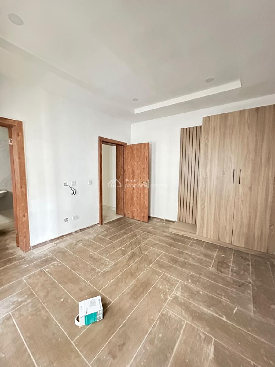 Well-built Luxury Spacious 1 Bedroom Apartment with an Elevator, Lekki Phase 1, Lekki, Lagos, Flat / Apartment for Sale