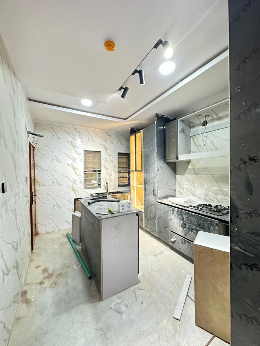 Luxury Spacious 3 Bedroom Apartment with Gym, Swimming Pool & Elevator, Lekki Phase 1, Lekki, Lagos, Flat / Apartment for Sale