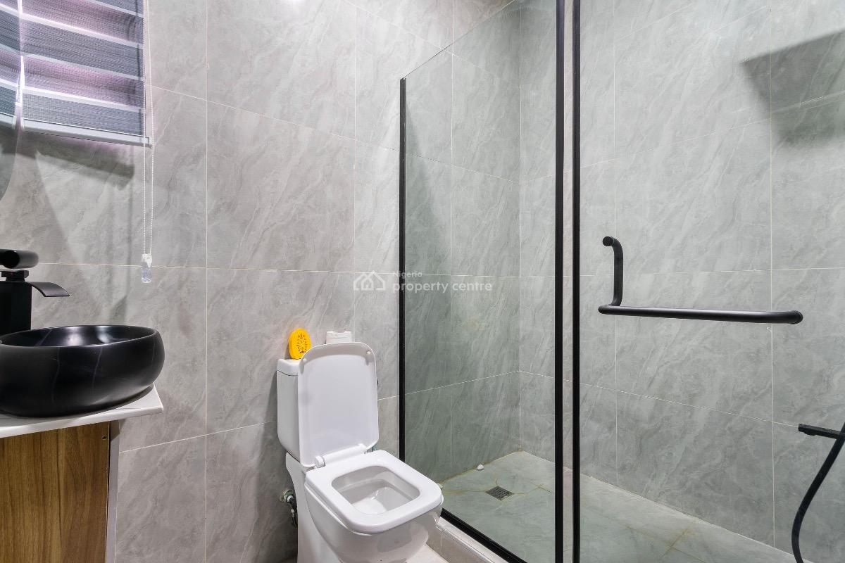 Luxuriously Furnished One Bedroom in a Nice Estate, Lekki Phase 1, Lekki, Lagos, Flat / Apartment Short Let