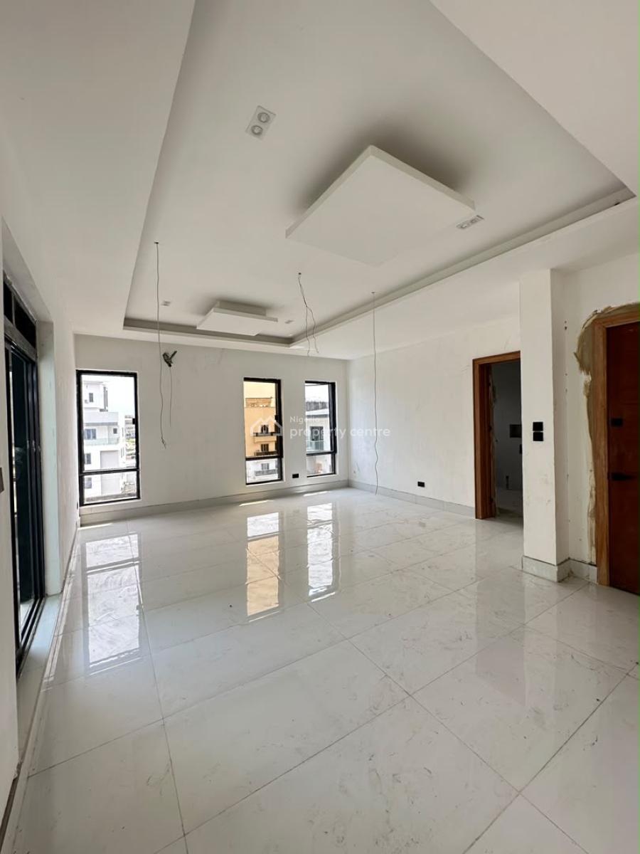 Uniquely-built Spacious Luxury 3 Bedroom Penthouse with Bq and Laundry, Lekki Phase 1, Lekki, Lagos, House for Sale