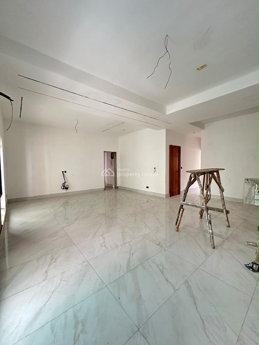 Uniquely-built Spacious Luxury 3 Bedroom Penthouse with Bq and Laundry, Lekki Phase 1, Lekki, Lagos, House for Sale