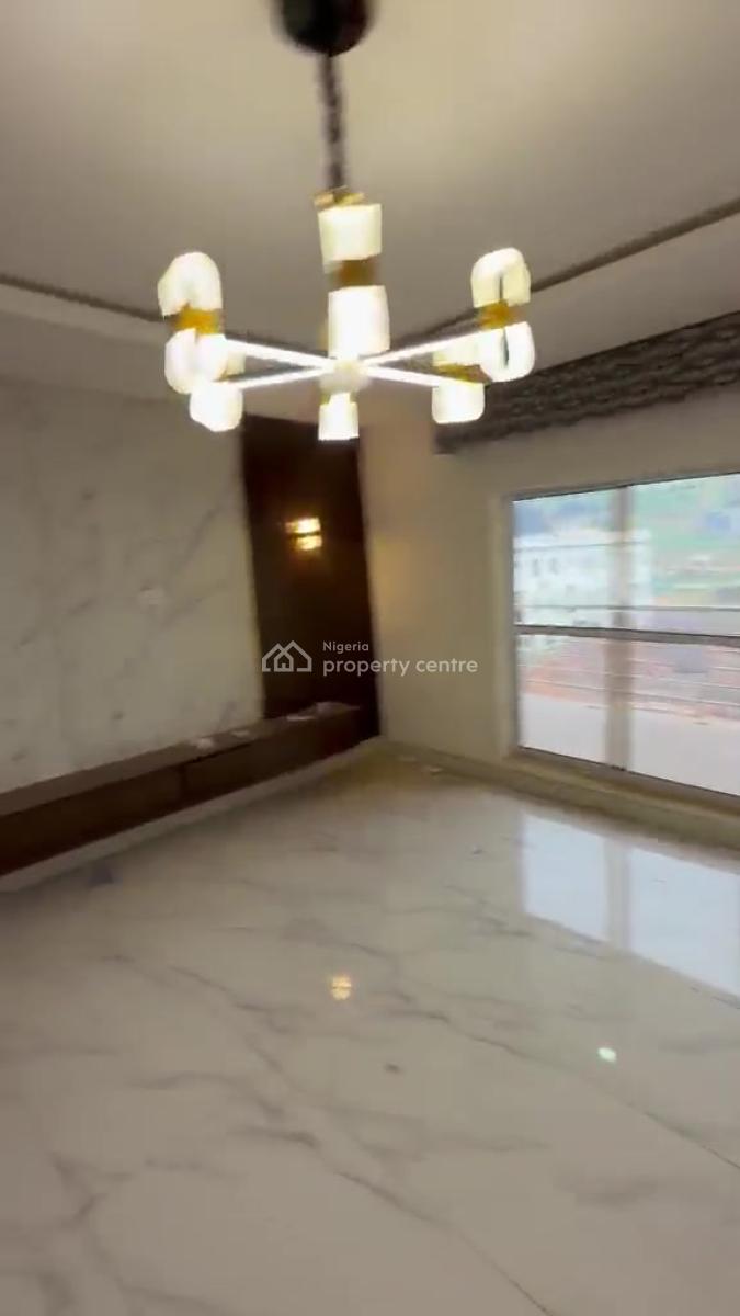Spacious 3-bedroom Flat (3rd Floor), Guzape District, Abuja, Flat / Apartment for Rent