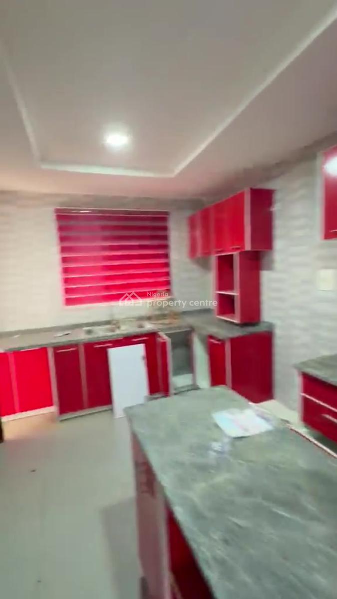 Spacious 3-bedroom Flat (3rd Floor), Guzape District, Abuja, Flat / Apartment for Rent