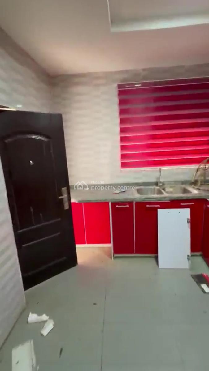 Spacious 3-bedroom Flat (3rd Floor), Guzape District, Abuja, Flat / Apartment for Rent